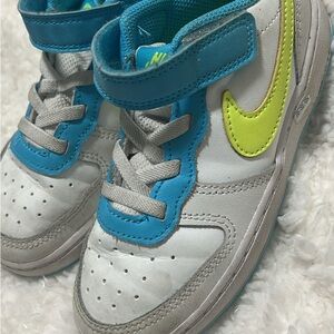 Nike Kids Sneakers in Blue and Lime
